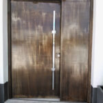13 puerta en acero lacada 150x150 - Otros acabados