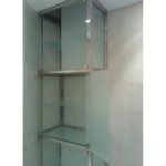 33 Armario con puertas para baño en acero inoxidable y cristal 150x150 - Trabajos en acero inoxidable en Madrid